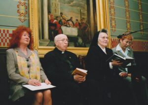 M. Katiliūtės–Lacrimos knygų pristatymas Maironio lietuvių literatūros muziejuje 2004 m. balandžio 16 d. Iš kairės: skaitovė V. Mickuvienė, kunigas V. Aliulis, M. Katiliūtė, muziejaus direktorė A. Ruseckaitė