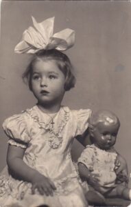 Judita Vaičiūnaitė. Kaunas, 1940 m. Fotoateljė „Zinaida“. MLLM 70464