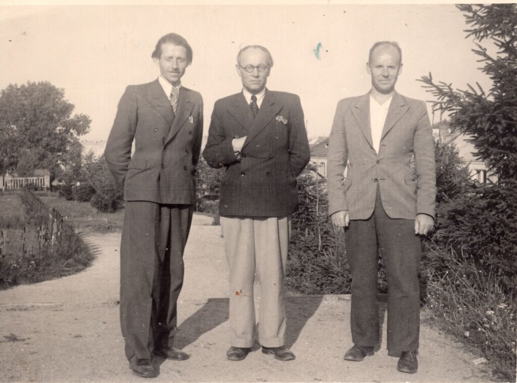 K. Jankauskas kartu su P. Rimkūnu ir F. Kirša, Šiauliai, 1943 m. Fotografas nežinomas. MLLM 22891