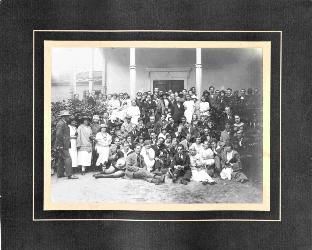 J. Tysliava su meno ir kultūros žmonėmis Palangoje, 1923 m. MLLM 23616
