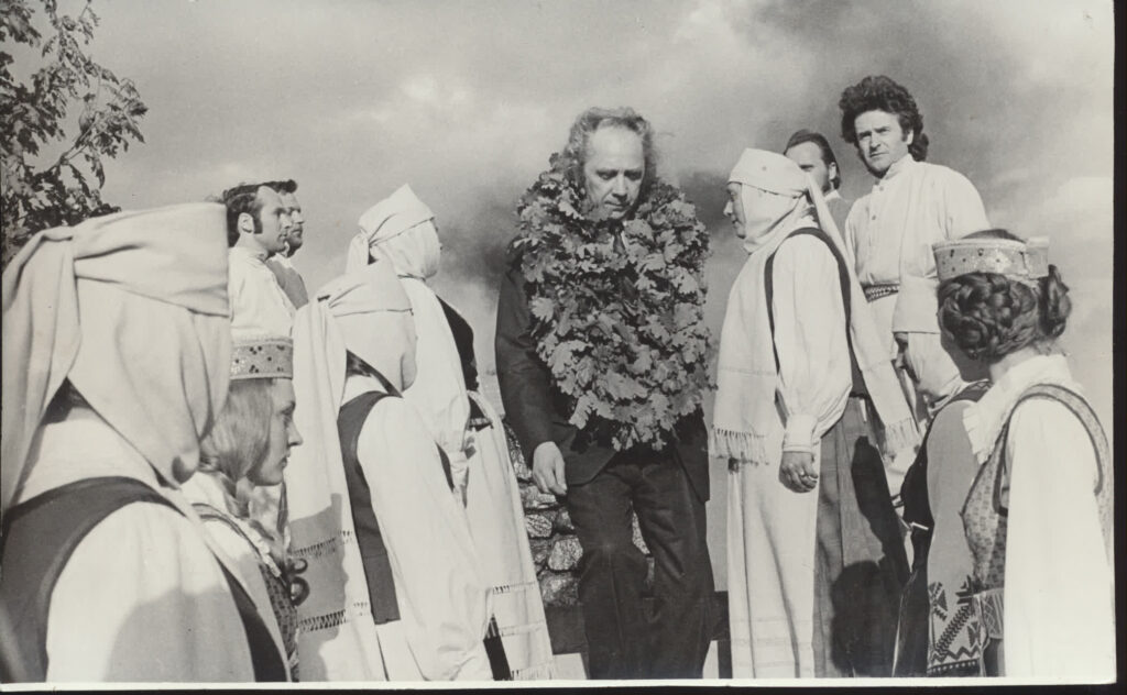 Už knygą „Vėjo vynas“ V. Reimeris buvo išrinktas Poezijos pavasario laureatu. Palemonas, 1977 m. A. Kairio nuotrauka