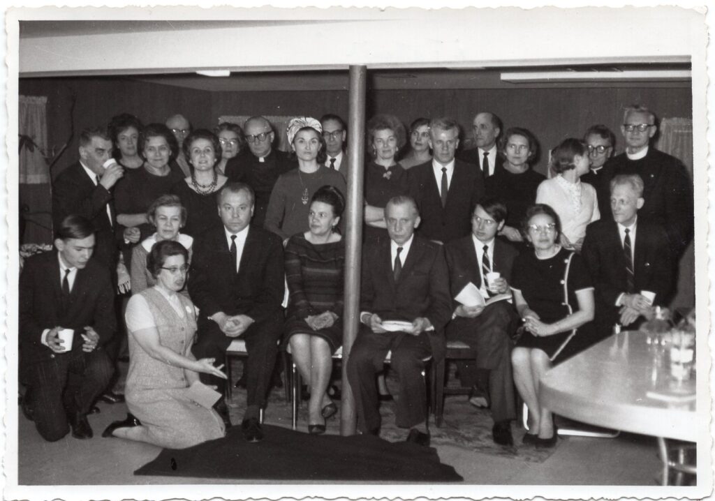 „Šatrijos“ draugijos susitikimas. Čikaga, apie 1970 m. D. Bindokienė stovi centre. MLLM_109238