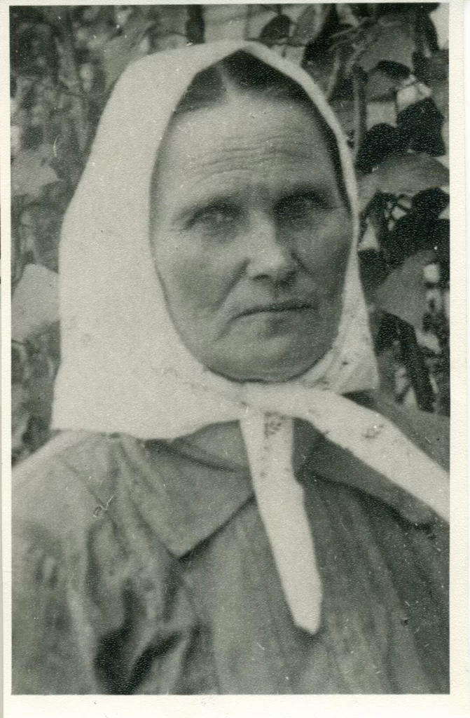 K. Inčiūros mama E. Inčiūrienė. Vidugiriai, 1929 m. 
RMM ĮK 32707
