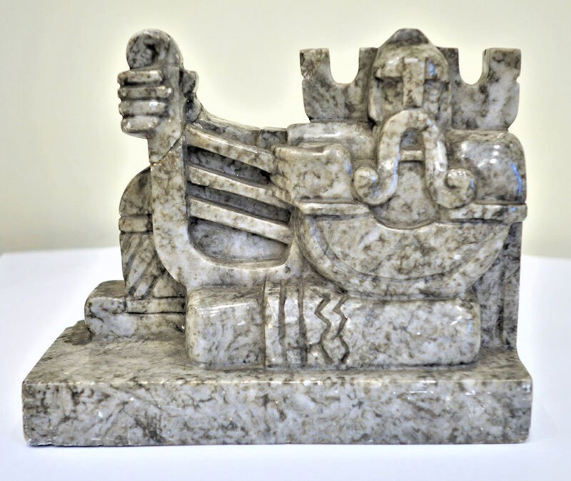 Vaižganto memorialinis daiktas. Knygų laikiklis „Kanklininkas“. MLLM 8713