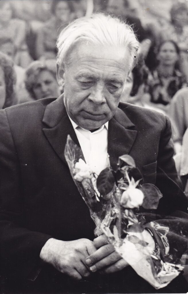 A. Jonynas po Poezijos pavasario festivalio. Biržai, 1976 m. Nuotr. Z. Bulgakovo. MLLM GEK 17812