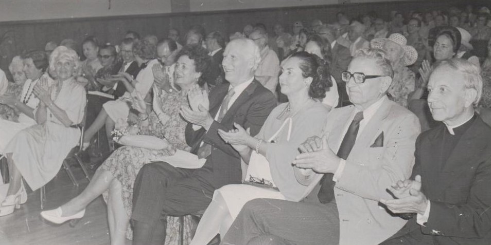 LRD premijos įteikimo S. Santvarui už knygą „Rubajatai“ šventė. Los Andželas. 1978 m. MLLM 100887