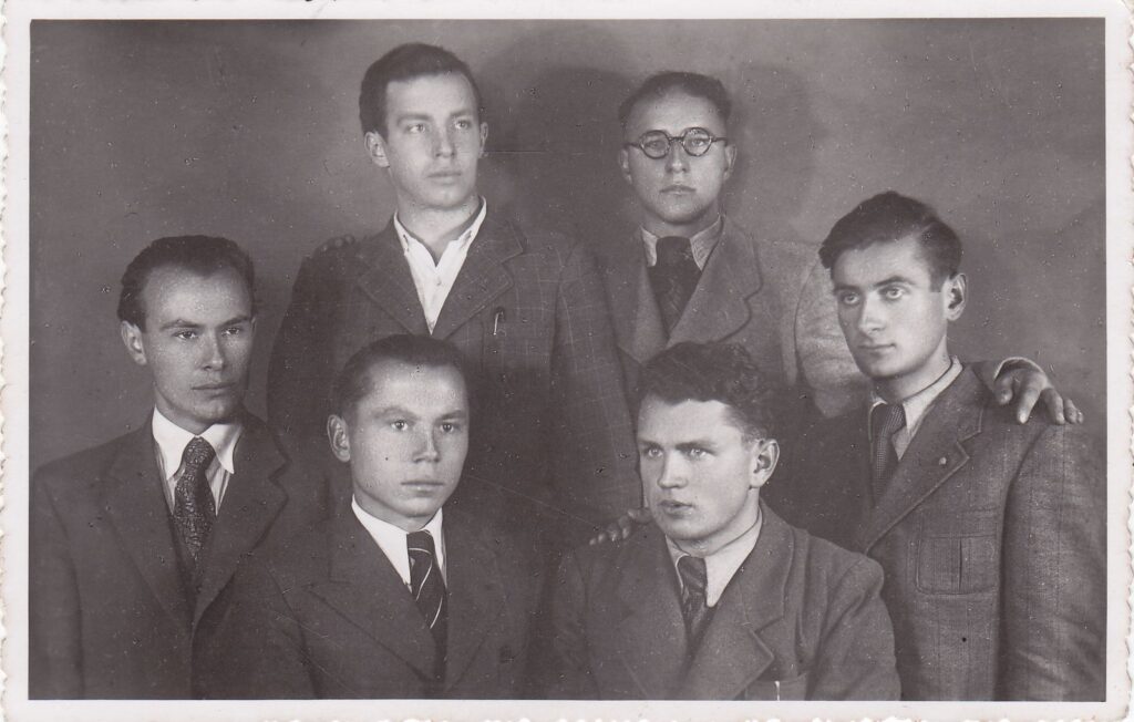 NUOTRAUKOJE ĮAMŽINTI STUDENTAI