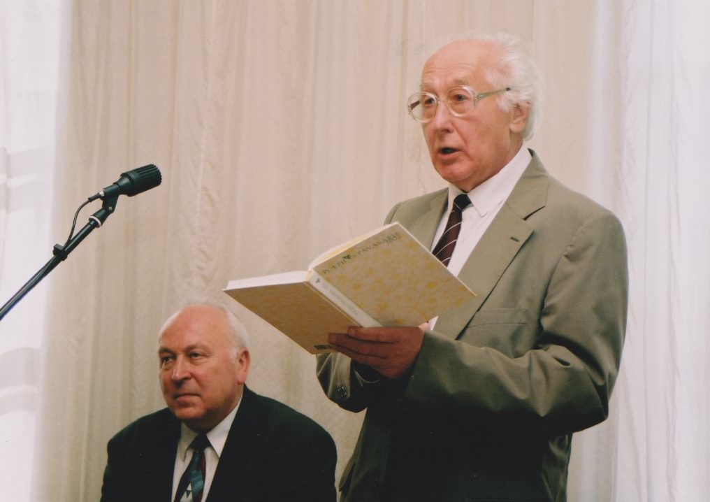 Iš kairės pirmas L. Gudaitis, antras H. A. Čigriejus. Knygos „Ekvinokcijų žmonės“ pristatymas Maironio lietuvių literatūros muziejuje. 2003-04-28. Z. Baltrušio nuotrauka. MLLM 81320