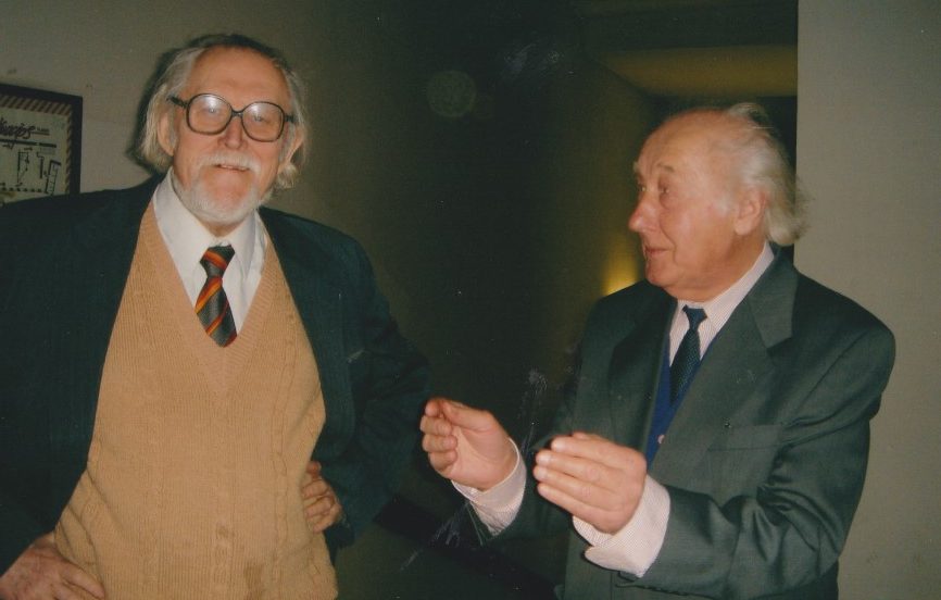 Iš kairės pirmas M. Martinaitis, antras H. A. Čigriejus. Lietuvos rašytojų sąjungos suvažiavimo metu. 2007-02-02. B. Jonuškaitės nuotrauka. MLLM 127786