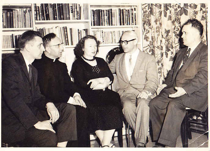 Rašytojų Draugijos valdyba. Bruklinas, 1956 m. J. Brazaitis antras iš dešinės. MLLM103561