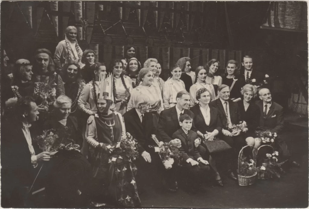 K. Inčiūra (3-as iš dešinės) po operos „Gražina“ premjeros. Kaunas, 1968 m. 
MLLM 29816