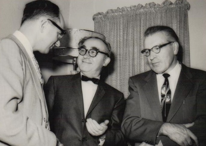 Dailiųjų menų klubas D. ir B. Railų namuose. Kalifornija. 1962.12.01. Iš kairės: A. Gustaitis, B. Brazdžionis, J. Tininis. Fotografas L. Kančauskas. BBR12010