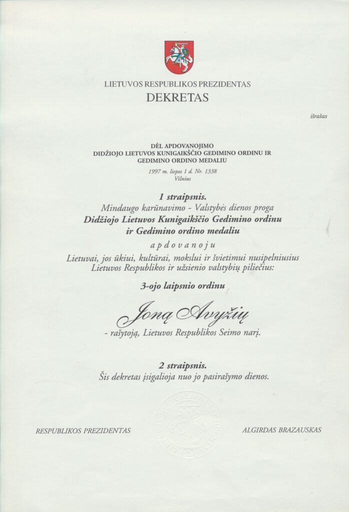 Apdovanojimas 3-ojo laipsnio Didžiojo Lietuvos kunigaikščio Gedimino ordinu. 1997 07 01. MLLM 100341