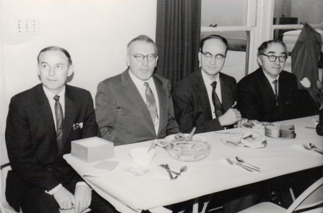 LB Vakarų apygardos suvažiavimas Los Andžele 1964.01.26. Pietūs lietuvių namuose. Iš kairės: B. Stančikas, J. Tininis, A. Gustaitis, B. Brazdžionis. Fotografas L. Briedis. BBR12085