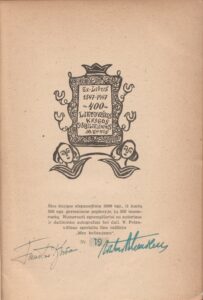 Knygos autoriaus F. Kiršos ir dailininko V. Petravičiaus autografai
