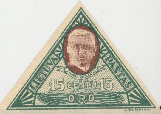 Pašto ženklas su Vaižganto atvaizdu, sukurtas Antano Žmuidzinavičiaus 1933 m. MLLM 90472