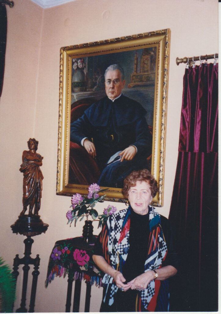 B. Pūkelevičiūtė pirmą kartą Lietuvoje – 1992 m. Maironio lietuvių literatūros muziejuje. MLLM49893