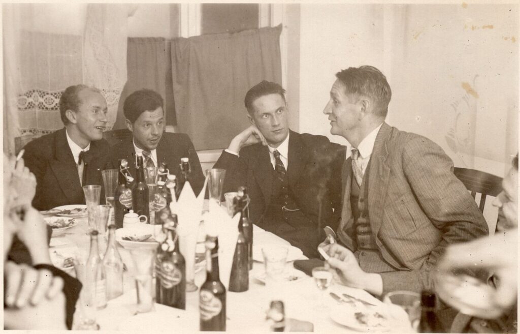 Iš kairės A. Vaitiekaitis, P. Andriušis, D. Stonkaitis, B. Sruoga. Kaunas, 1933 m. spalio 31 d. MLLM 29343