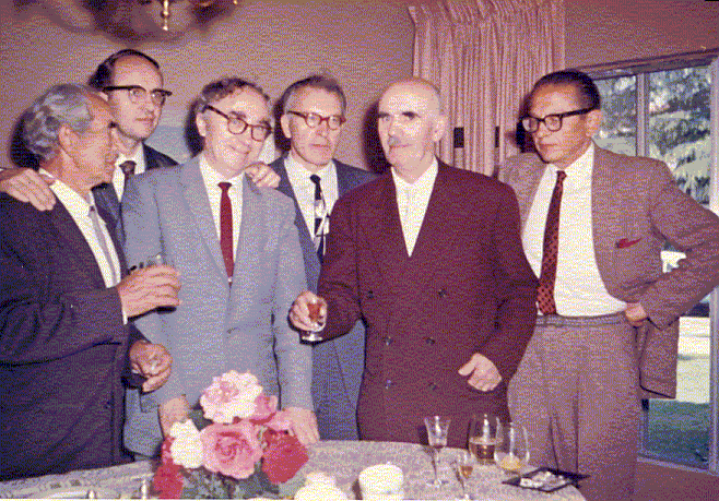 Dailininko J. Pautieniaus viešnagė Los Andžele, Dailiųjų menų klube 1963.05.05. Iš kairės: J. Balčiūnas-Švaistas, A. Gustaitis, B. Brazdžionis, J. Tininis, J. Pautienius, B. Raila. BBR12034