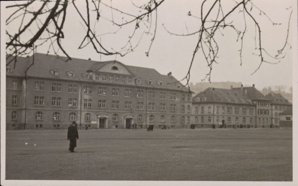 Kareivinės, kuriose gyveno Jankų šeima. Dypholcas (Vokietija). Apie 1946–1947 m. MLLM 67908 / F4 13812