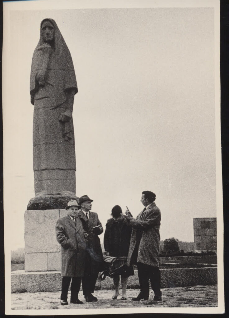 J. Lapašinskas, J. Baltušis, J. Vaičiūnaitė, V. Reimeris Pirčiupiuose. 1962 m.