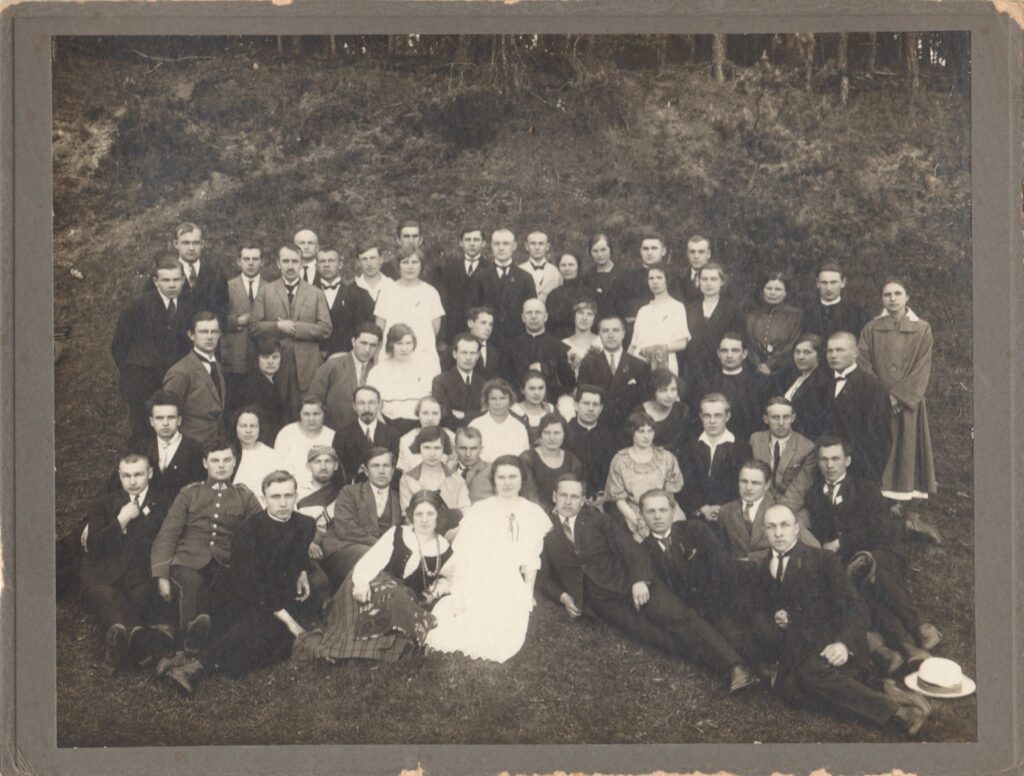 J. Paukštelis, V. Mykolaitis-Putinas, S. Nėris, J. Keliuotis ir kt. Kaune, 1925.05.17 MLLM 22722