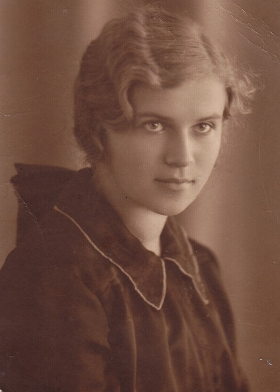 A. Liobytė – Vilniaus universiteto studentė. Vilnius, 1932 m. rugsėjo 17 d.