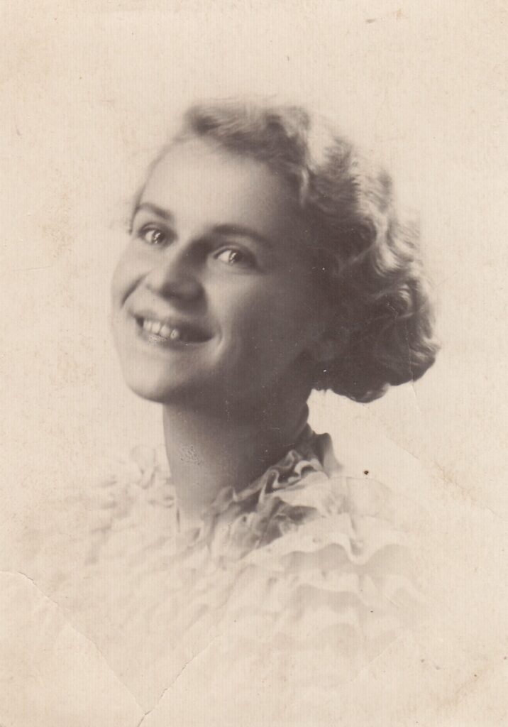 A. Liobytė – Vytauto Didžiojo universiteto studentė. Kaunas, 1937 m.
