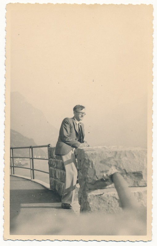 A. Vaičiulaitis prie Keturių Kantonų ežero. Šveicarija, apie 1937 m.