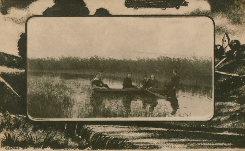 A. Vasiliauskas, M. Bilevičiūtė, V. Abraitis, S. Bačinskaitė-Nėris, E. Povilaitytė, M. Tamašauskaitė iškylauja Paežerių ežere. 1921 m.