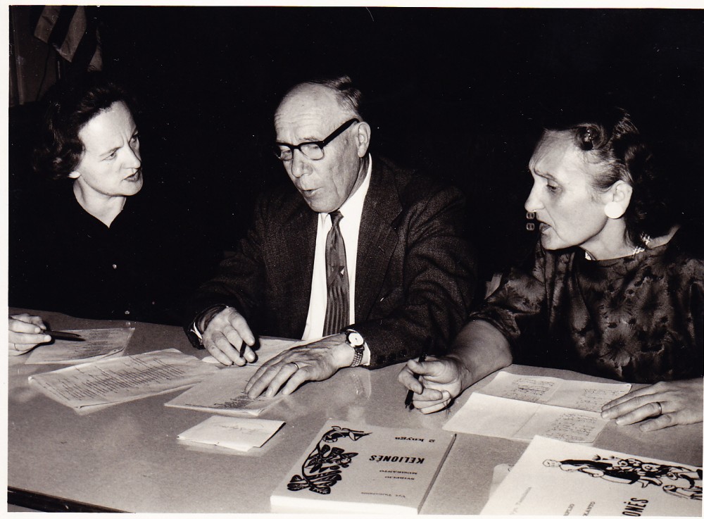Alė Rūta, J. Gliauda, P. Orintaitė. Los Andželas
