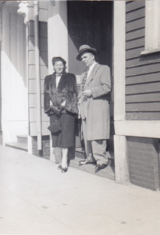 Aleksandra ir Antanas Gustaičiai. Bostonas. 1952 m.