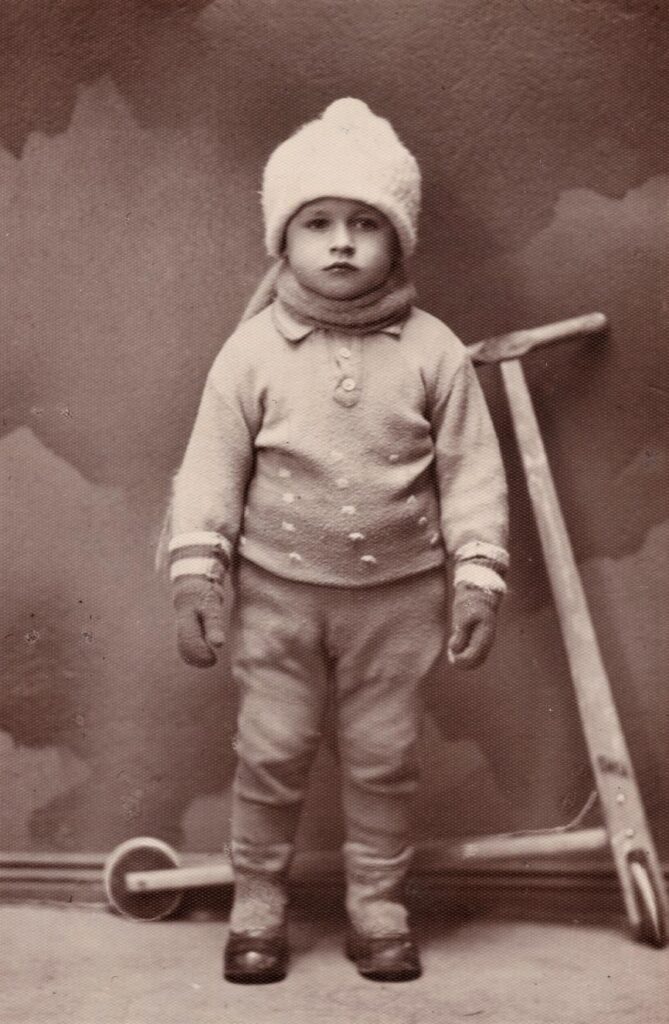 Algimantas Mackus, Pagėgiai, 1935 m.