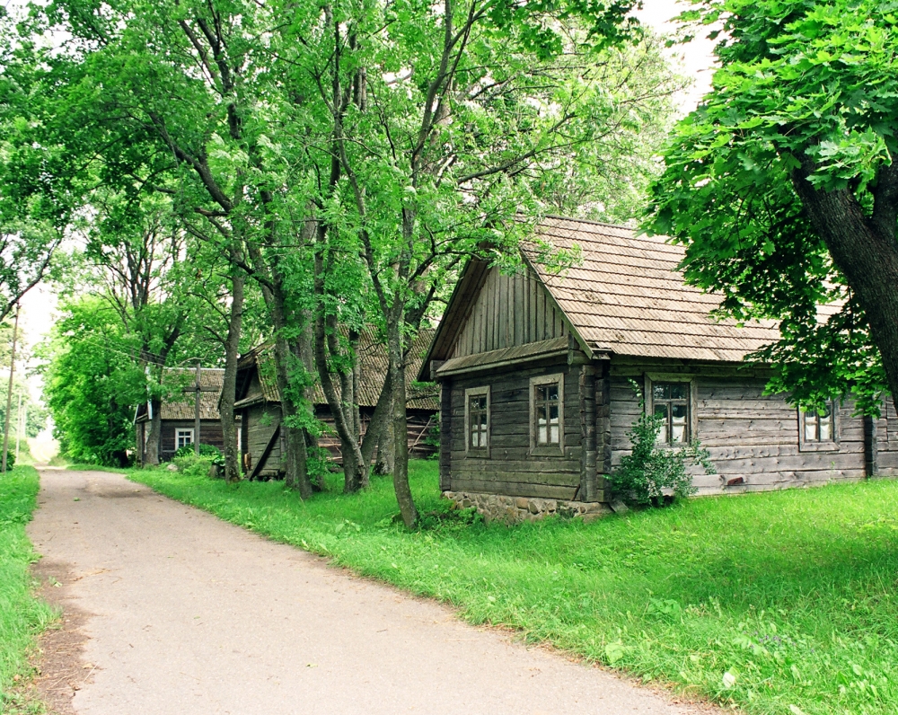 Artimiausių Vaižganto tėvų kaimynų Šinkūnų gryčia. Malaišiai