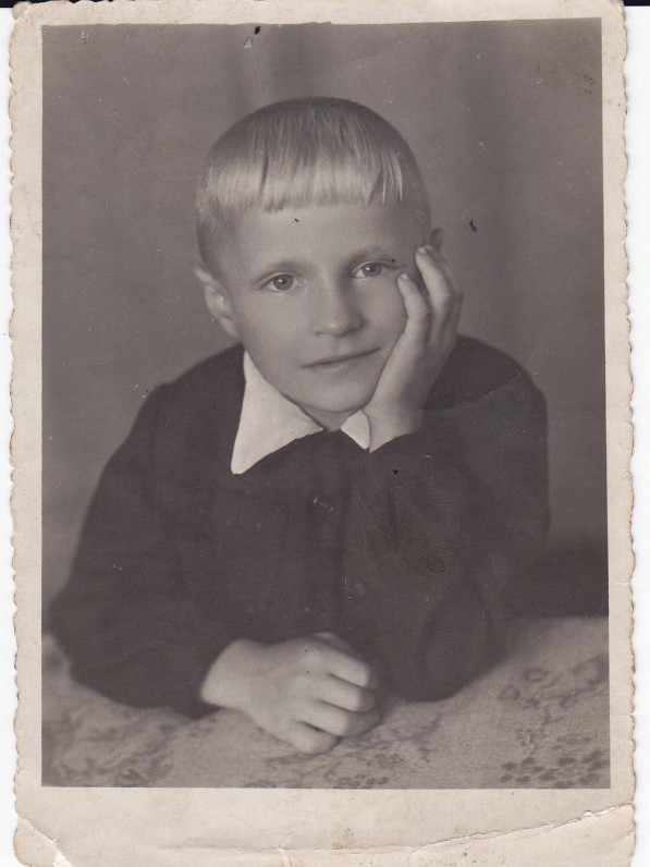 B. Radzevičius vaikystėje. Kaunas, 1948 m.