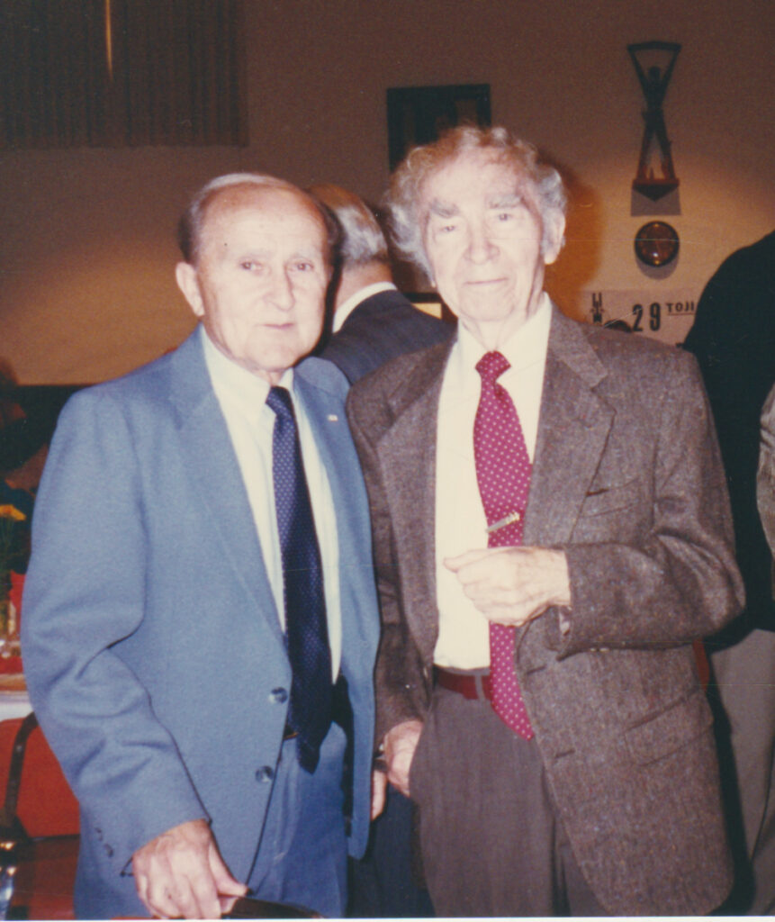 B. Brazdžionis (dešinėje) ir Pranas Visvydas. Kalifornija. 1996 m.