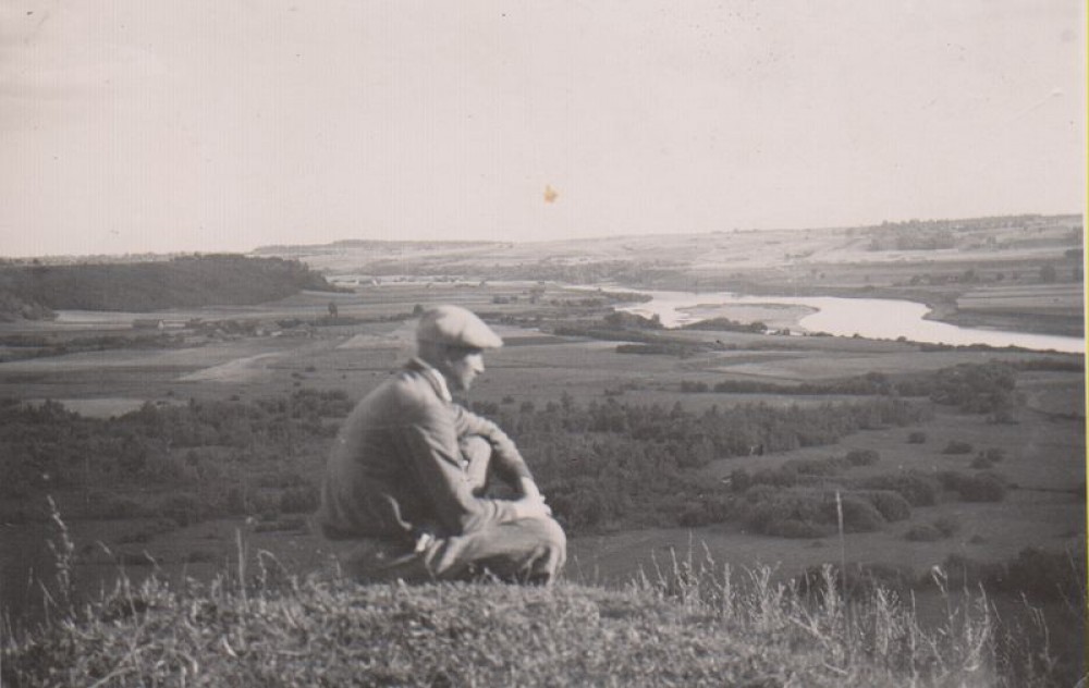 Balys Sruoga prie Nemuno. 1937 m.