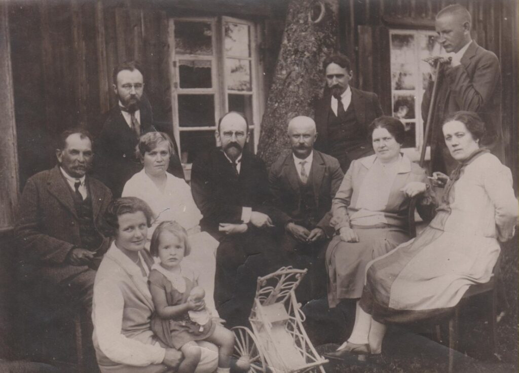 Bugiai, apie 1928 m.