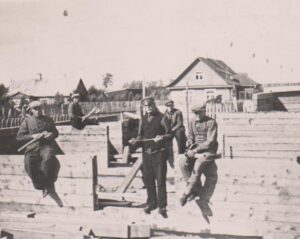 Bugių darbininkai namo statybos metu Kaunas. 1938 m. vasara