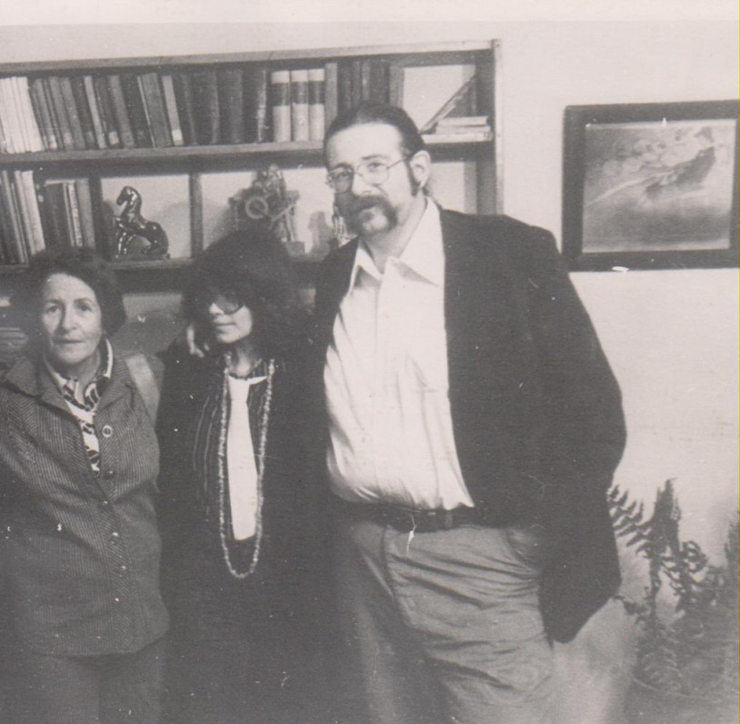 Dalia Sruogaitė su vaikais Aušrine ir Algiu B. Sruogos memorialiniame muziejuje. Kaunas, 1978 m. rugpjūčio 28 d.
