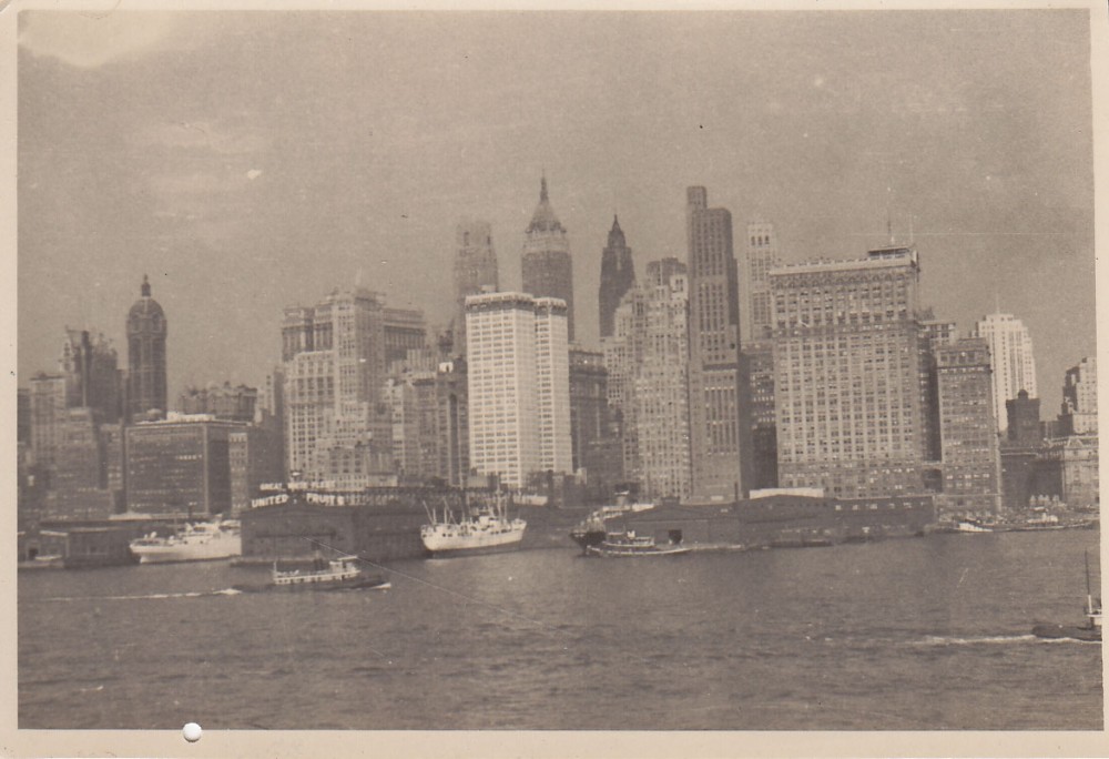 Dangoraižiai pakrantėje. Brazilija, apie 1946–1950 m.