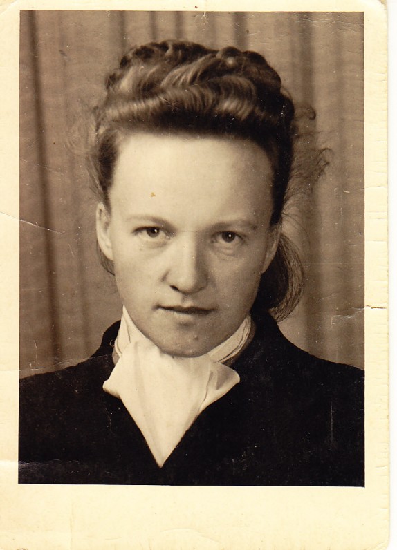 Elena Nakaitė. Vilnius, apie 1942 m.