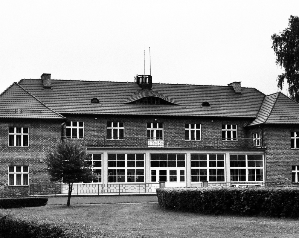 Esesininkų komendantūra dabar. Jame įsikūrusi Štuthofo muziejaus administracija
