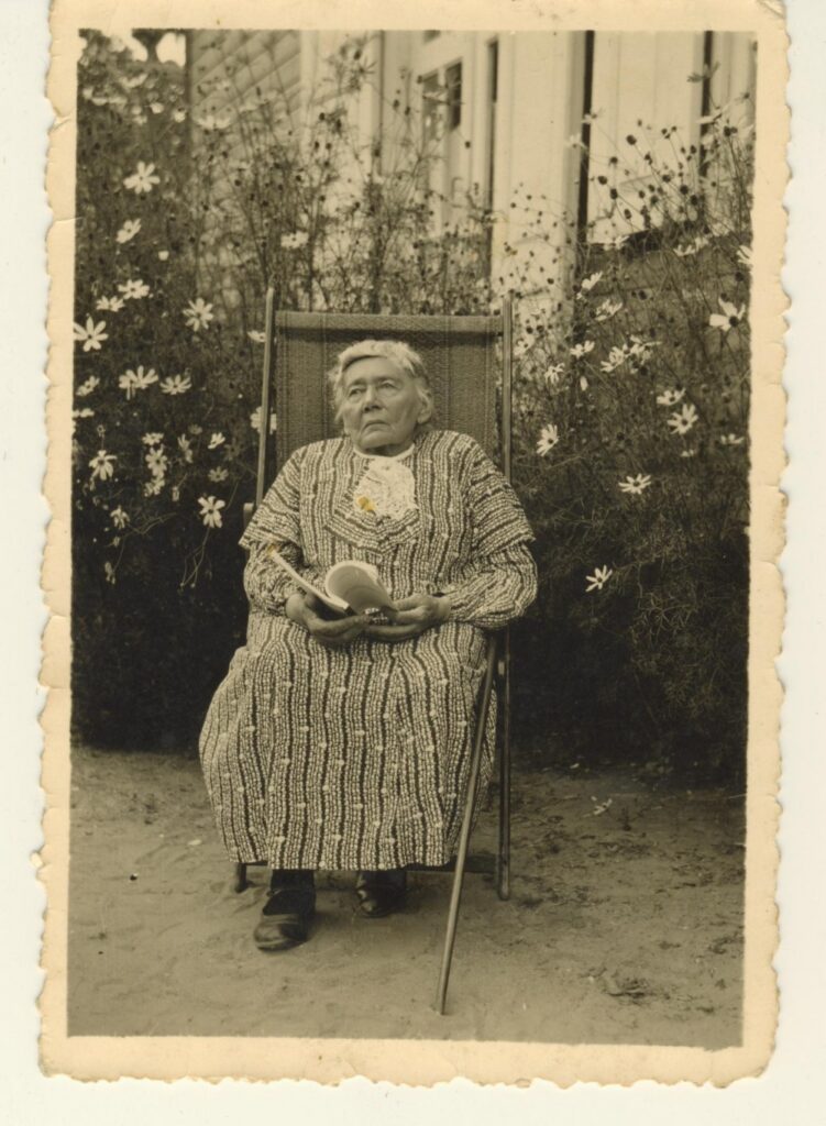 G. Petkevičaitė Panevėžyje. 1937 m.