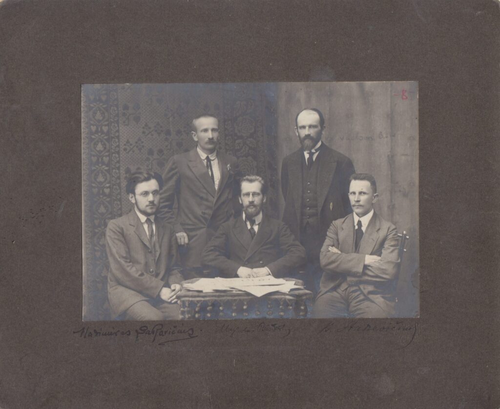 SENA FOTOGRAFIJA IŠ MYKOLO BIRŽIŠKOS RINKINIO