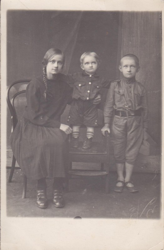 Gražina, Romas, Algirdas Julius Greimai. 1928 m.
