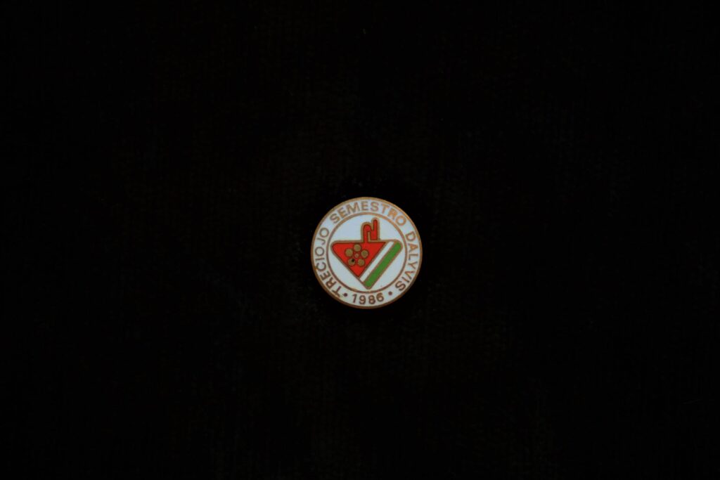 Trečiojo semestro dalyvio ženklelis 1986 m.