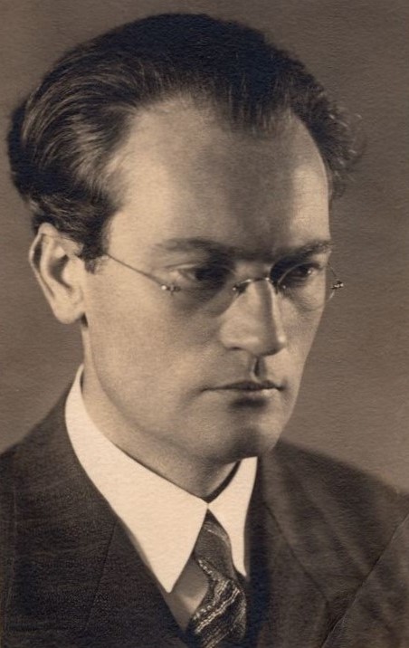 Vincas Mykolaitis-Putinas – populiaraus romano „Altorių šešėly“ autorius, poetas ir literatūros mokslininkas