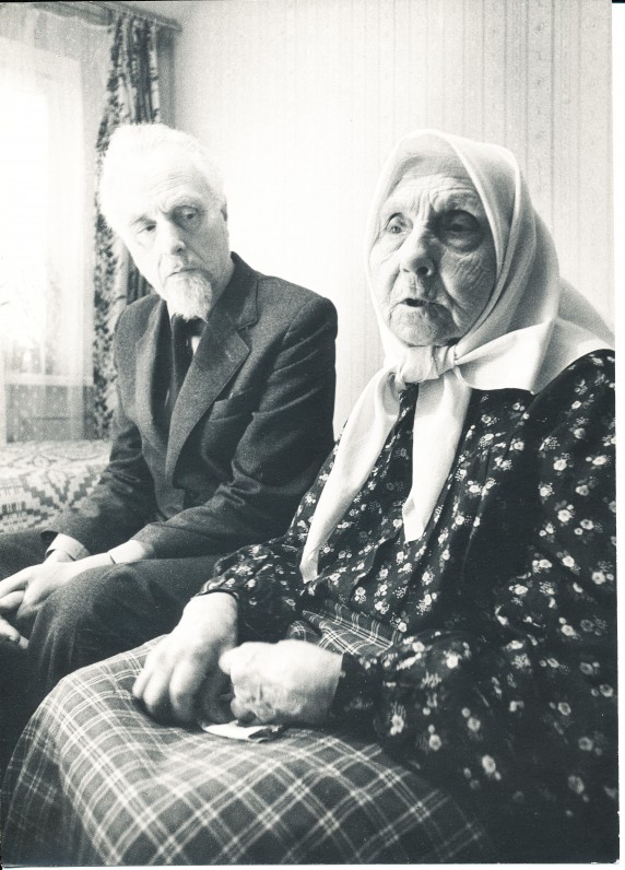 J. Mikelinskas su motina Paulina Mikelinskiene 1984 m. Vilniuje. R. Rakausko nuotrauka
