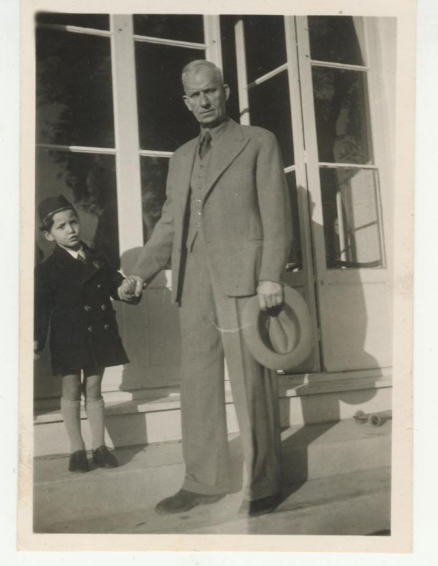 J. Savickis su įsūniu Serge. Prancūzija, 1946 m.